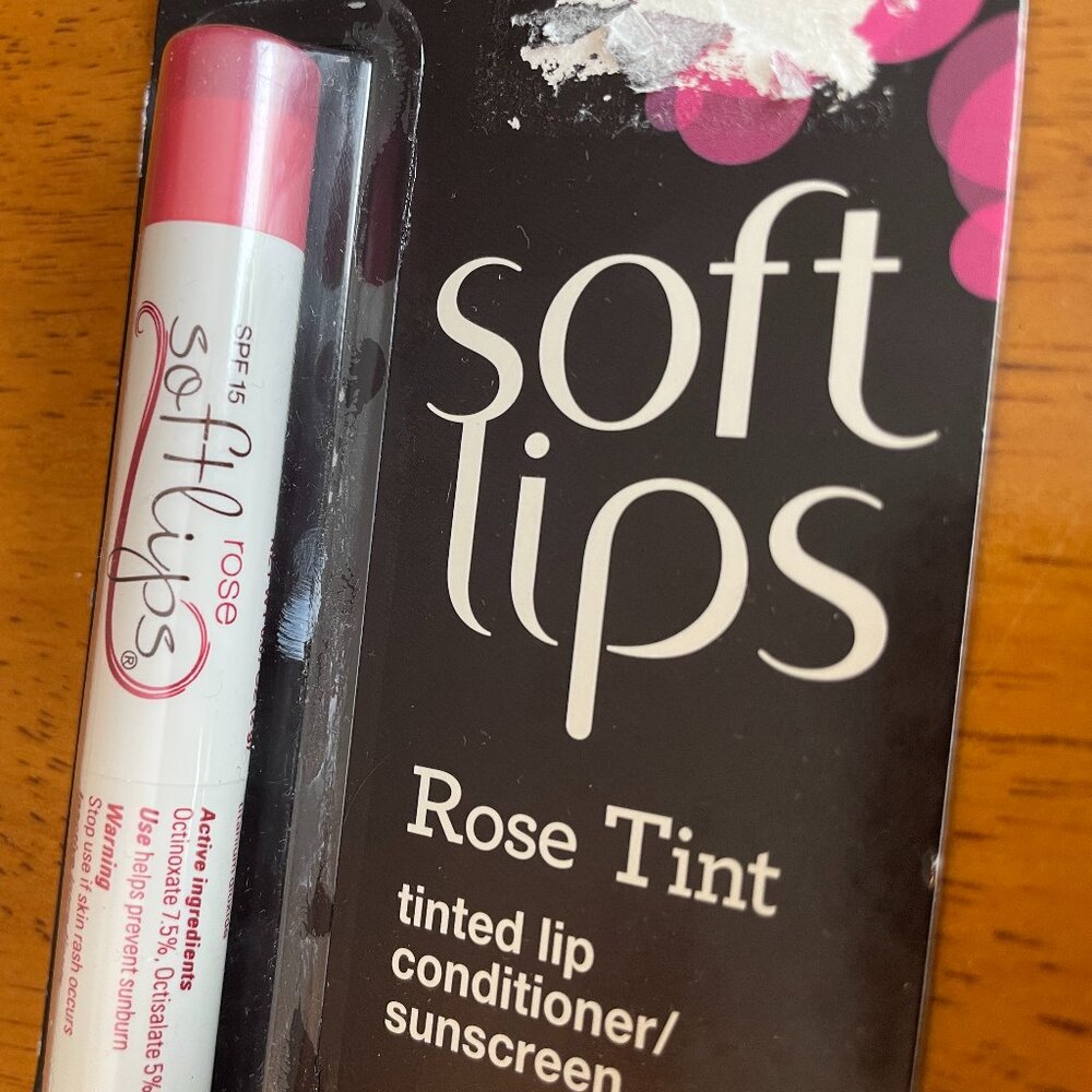 Softlips Rose Tint tinted lip conditioner with sunscreen - Picture 2 of 3